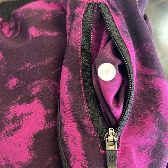 Lululemon Tracker Short III *4-way Stretch in Breezie Regal Plum Black / Black - Picture 5 of 8